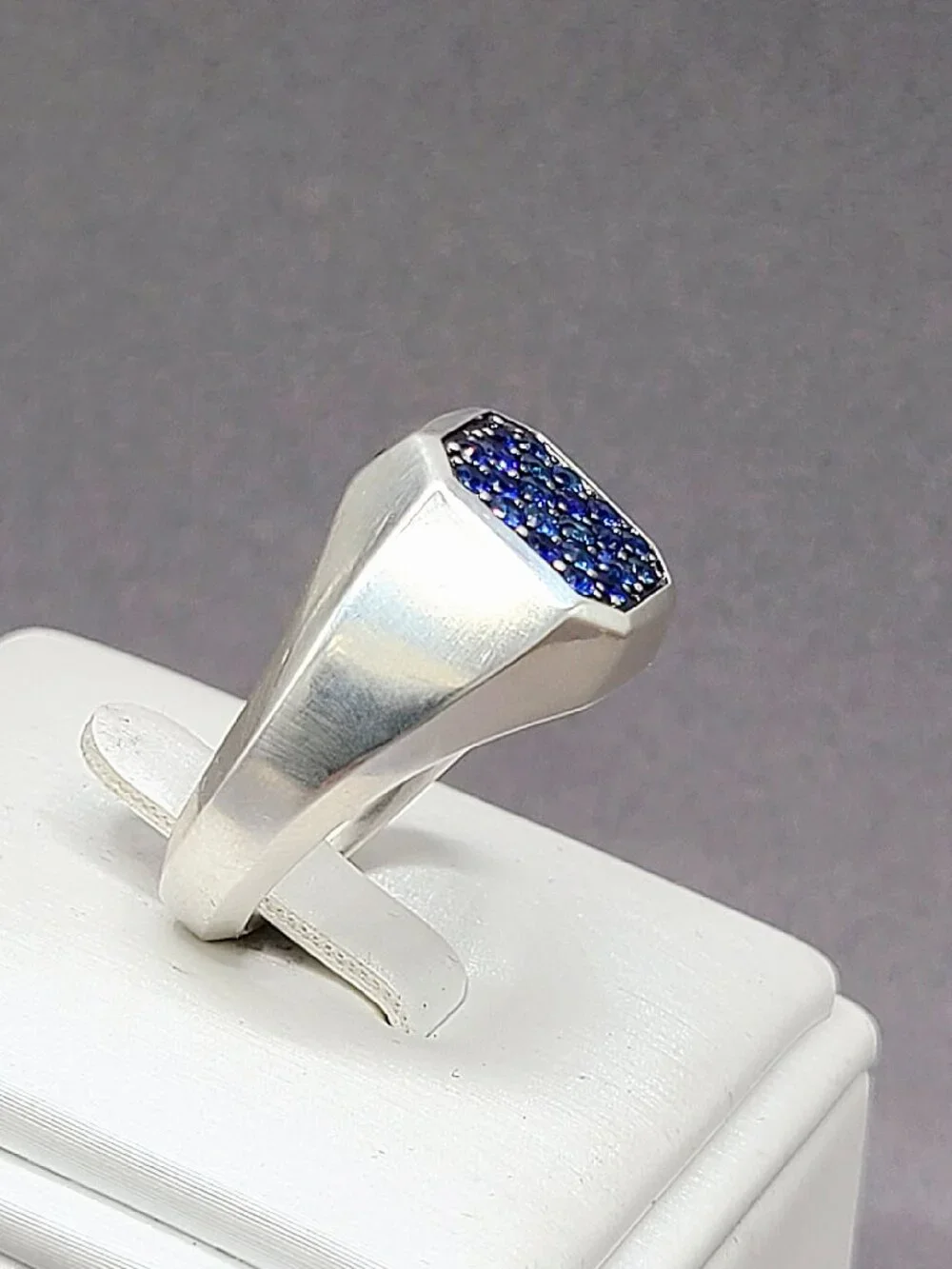 David Yurman Streamline Signet Ring w/ Blue Sapphires - 14mm - Size 9